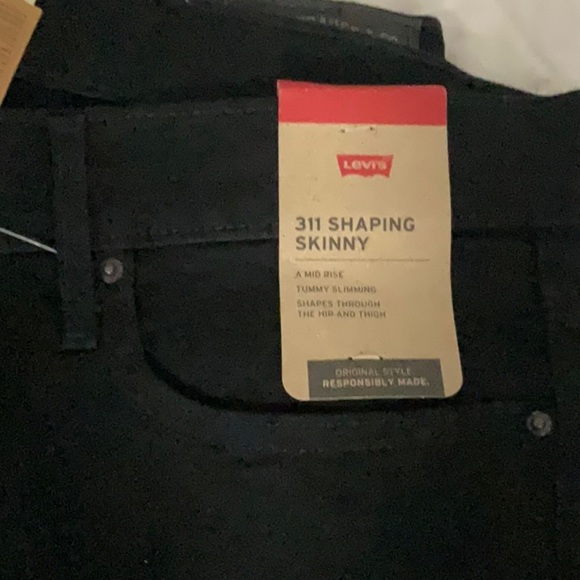⚡️Levi's Ladies 311 Skinny Shaping Denim - Black (33x30) - Picture 2 of 5